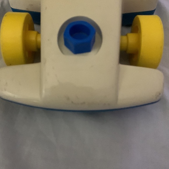 Vintage Fisher Price "take apart racer car". - Picture 4 of 4